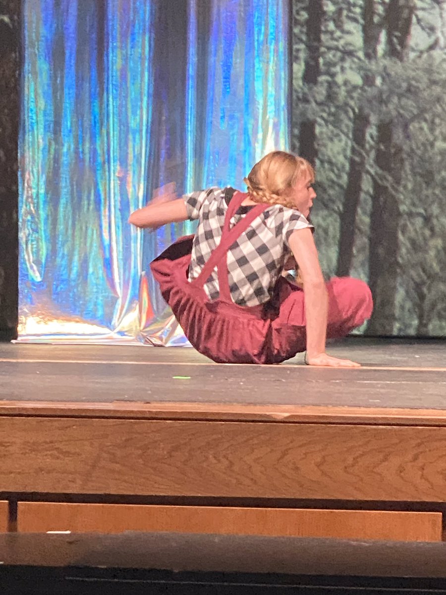 pickles_200's tweet photo. They see me rolling🎶  #SnowQueen https://t.co/fMajBUPTYe