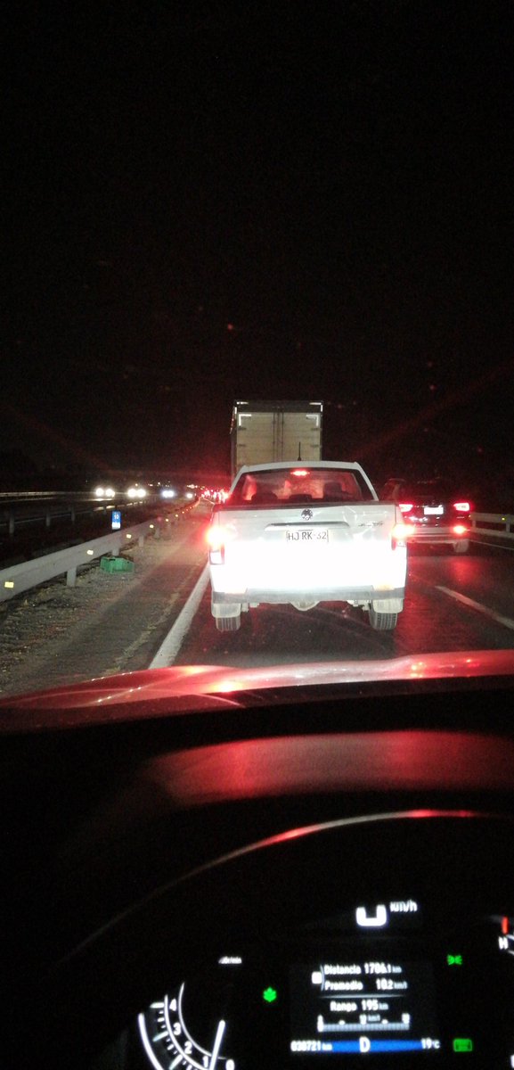 almardons's tweet photo. 1 am y taco de kilómetros en la @autopista78 un desastre como siempre!! Y siguen cobrando. @mop_chile @MTTChile @MuniTalagante y las autoridades??? https://t.co/BtPfBogdqb