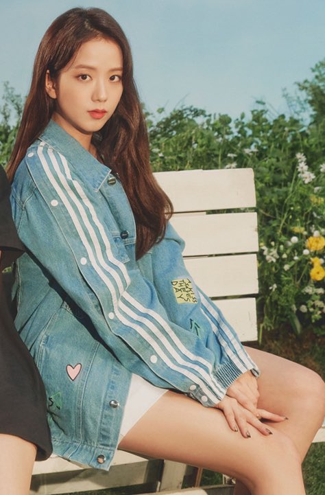 jisooseries's tweet photo. https://t.co/CvGphFmejt