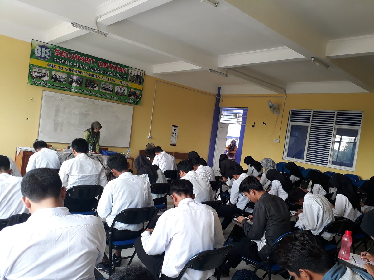 EkiPrabandari's tweet photo. Tes Seleksi Calon Karyawan KOMIDA
Kerjasama dengan BKK SMK 10 November Tambun Bekasi
@HilmiiF
#hrdkomida
#komidaofficial 
#koperasimitradhuafa https://t.co/HHQw6FBfWm