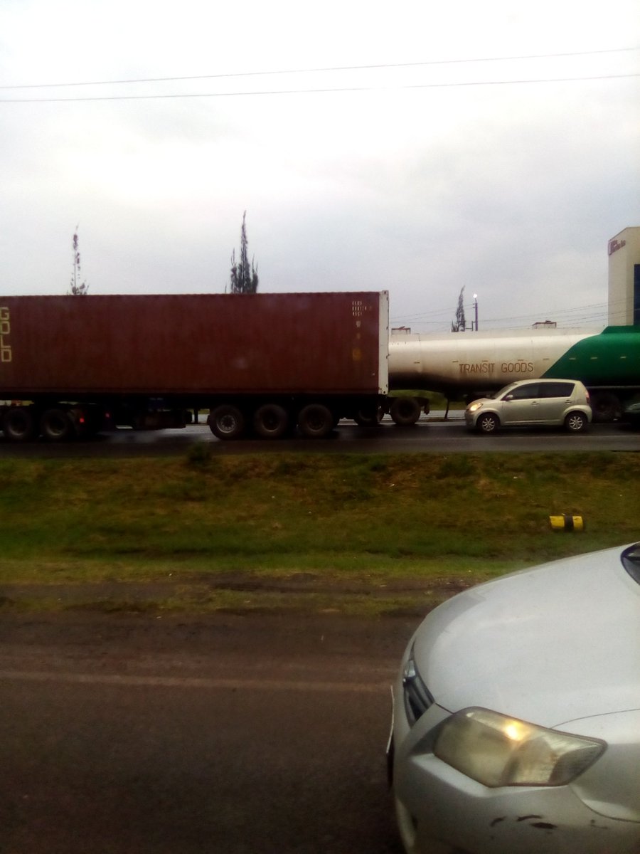 ROYmutunga's tweet image. With such a traffic jam at cabanas Mombasa road why can't the government allow motorist to use the newly constructed sgr road this would really help,why deny the citizen his/her tax