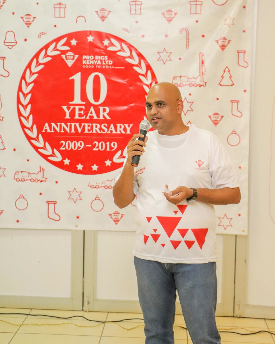 On the line of the 10th year anniversary, a gala dinner for all the staff members and their families was organized. Staff who has completed 10 years of service was recognized by Mr.Saran and other awards for the year 2019 too.