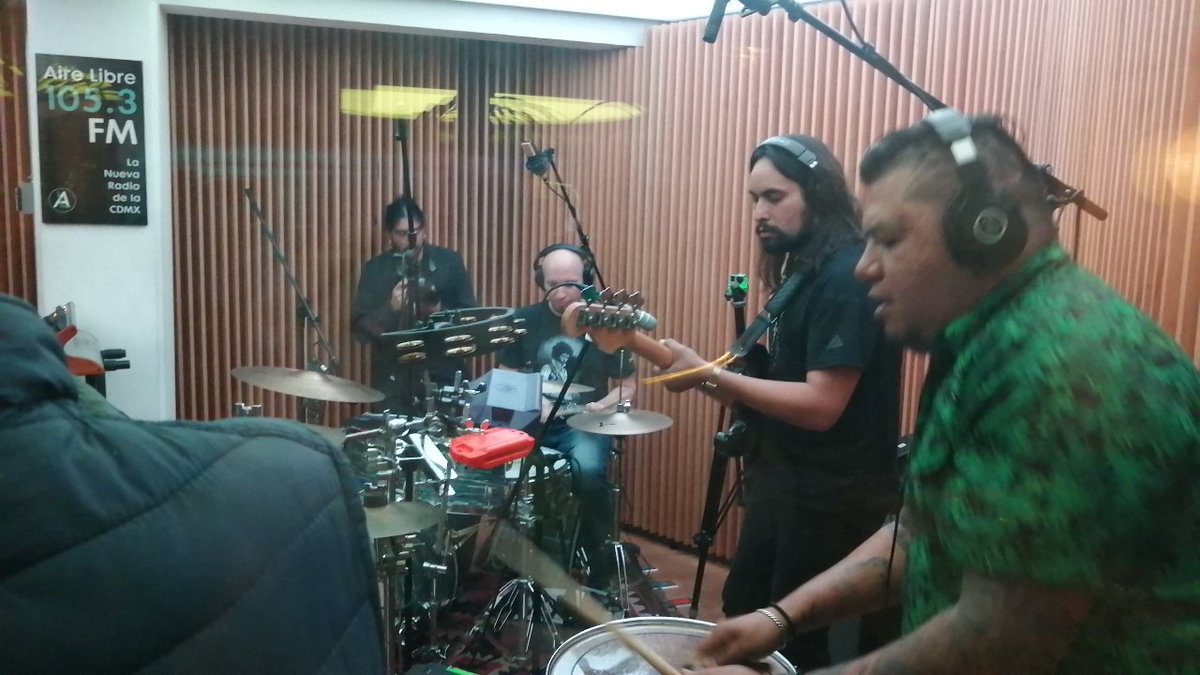 marialovemusik's tweet photo. Hoy en @airelibre_fm con @SwingAtoms https://t.co/kwFMTubXZS