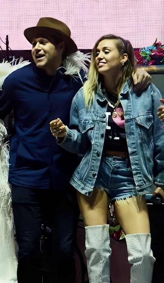 MileyUpdates's tweet photo. Miley and Niall! Who else is waiting for the collab? https://t.co/RRBT0JmPRc