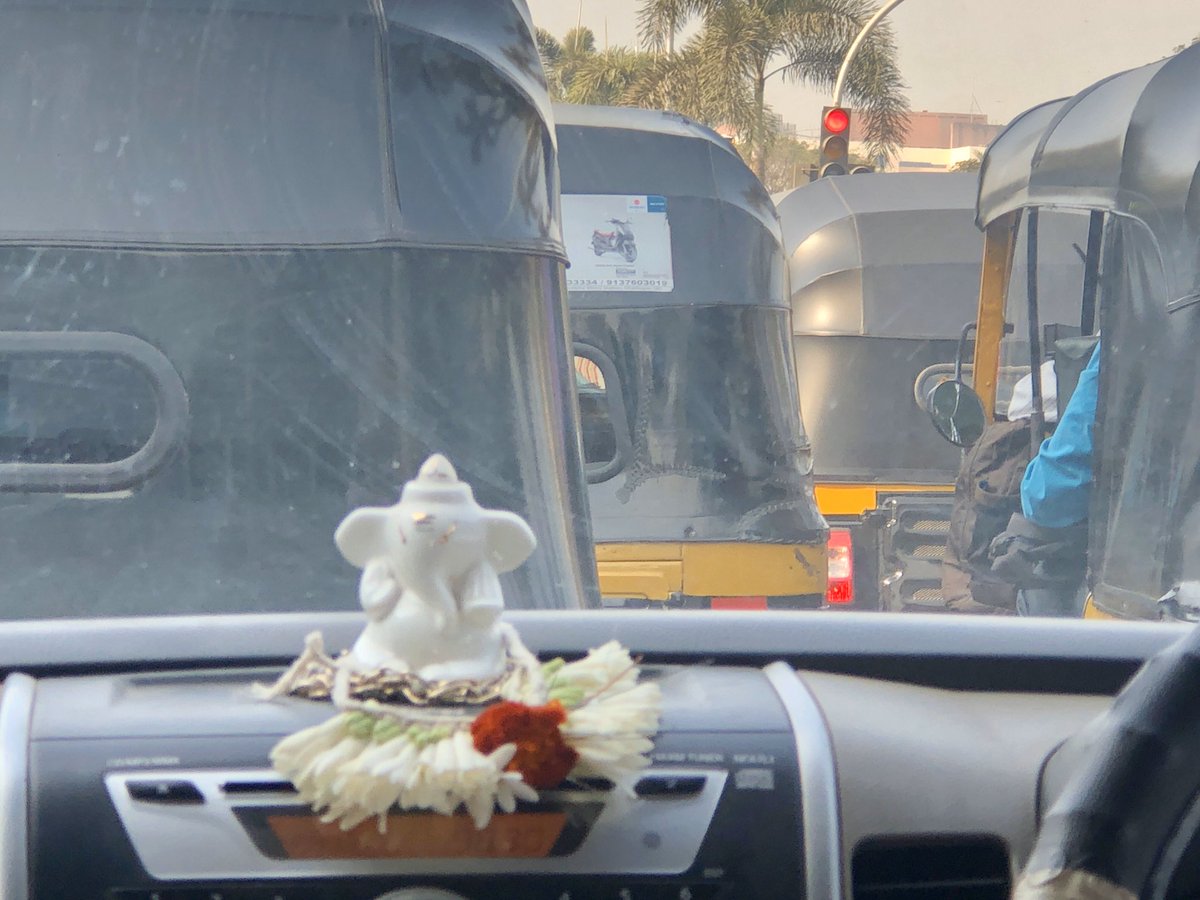 pluscalcium's tweet image. Things your #homeoffice can’t offer: #1 #trafficjams with divine supervision