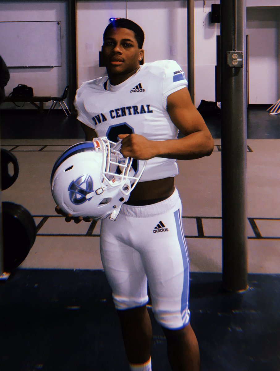 ahkil_3's tweet photo. Had a great visit at Iowa Central Comm. College! Big thank you to Head Coach @CoachTalto2 @CoachConleyDC @Coach_Foster and Staff @TritonNation
#TritonTrain https://t.co/9myjjoBA09