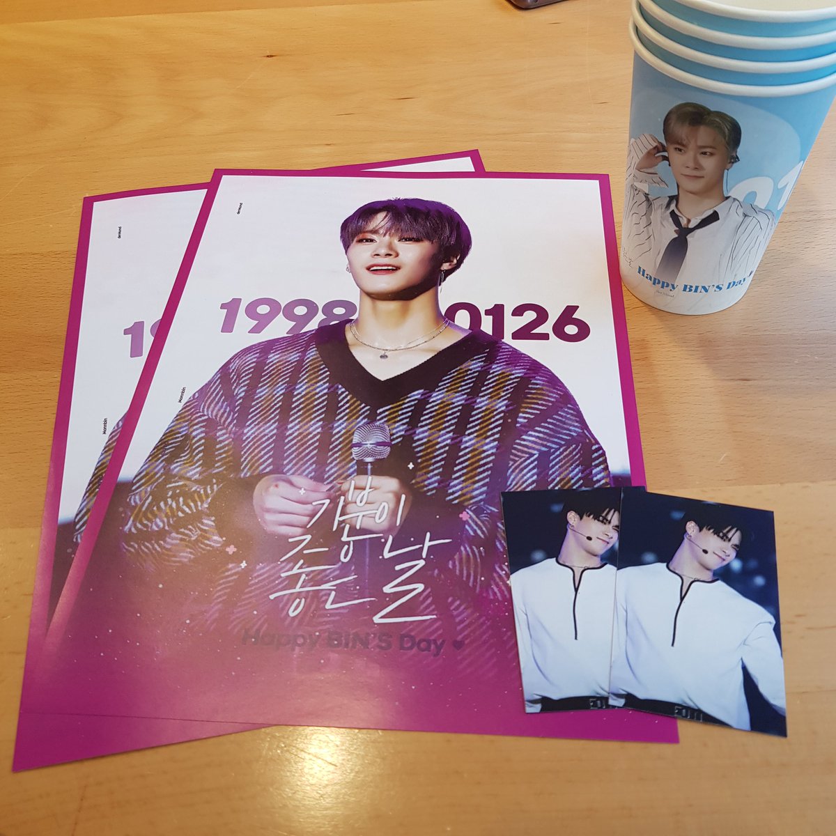 kongzi980126's tweet photo. 빈아 생일축하해💜
포스터 1종 매진..ㅠ 좀만 더 일찍 올걸 ㅠㅠㅠㅠ😭 그래도 컵홀더를 더 주셨다😁 스콘도 너무 맛있고 음료도 너무 맛있다!! 매장도 너무 이쁘구 ㅠㅠ 피곤한 몸 이끌고 온 보람이 있다😍
#기분이_좋은_날
#HAPPY_BINS_DAY
#청주컵홀더 https://t.co/Tu6F2Kirr0