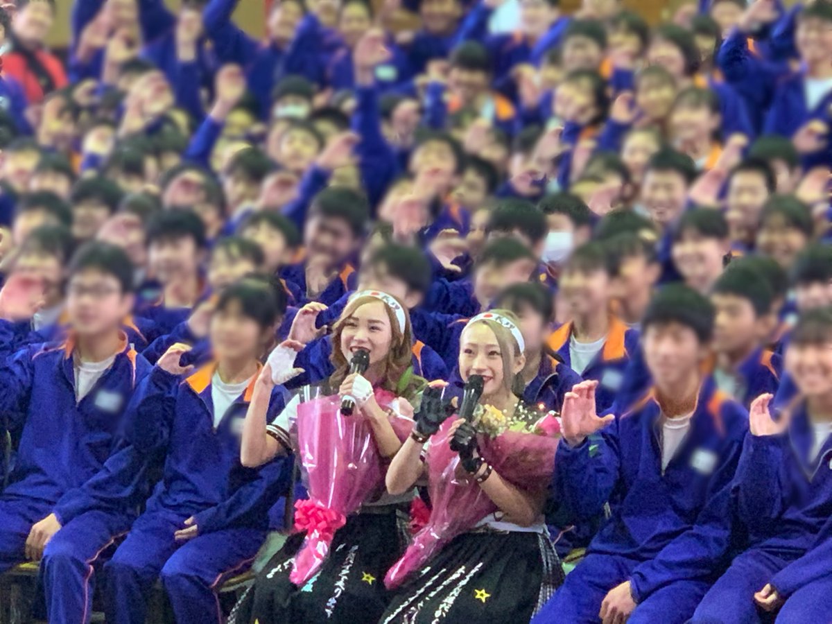 C Style 公式 على تويتر 周西南中学校にゲストティーチャーとしてお伺いさせて頂きました とても礼儀正しくて サプライズも用意してくださり本当に嬉しかったです 最後は逆に1 25に開催されるアーティストの全国大会 Mudia で優勝出来るようにエールを頂いてしまい