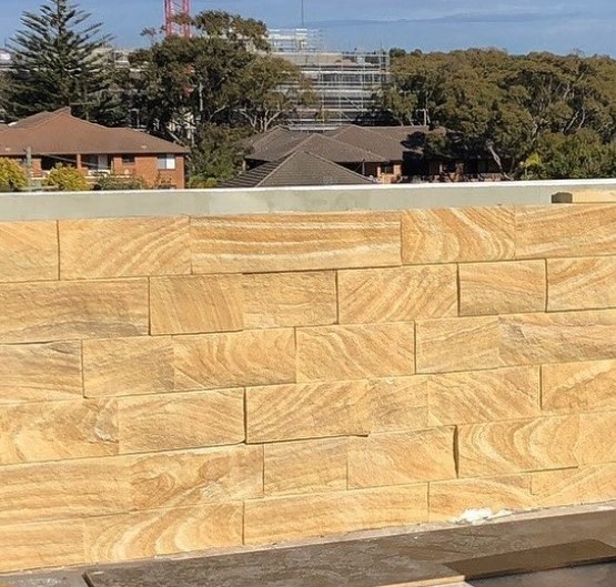 aussietecture's tweet image. instagram.com/p/B7pSobIleYu/
Banded brown split face walling.
Matching corners and capping available.
#sandstone #australianhomedesign #wallingstone #builders #stonewalls #stonemasons #stonehouse #gardenideas #housedesign #naturalstonesupplier #stonework #featurewall #homeexterior