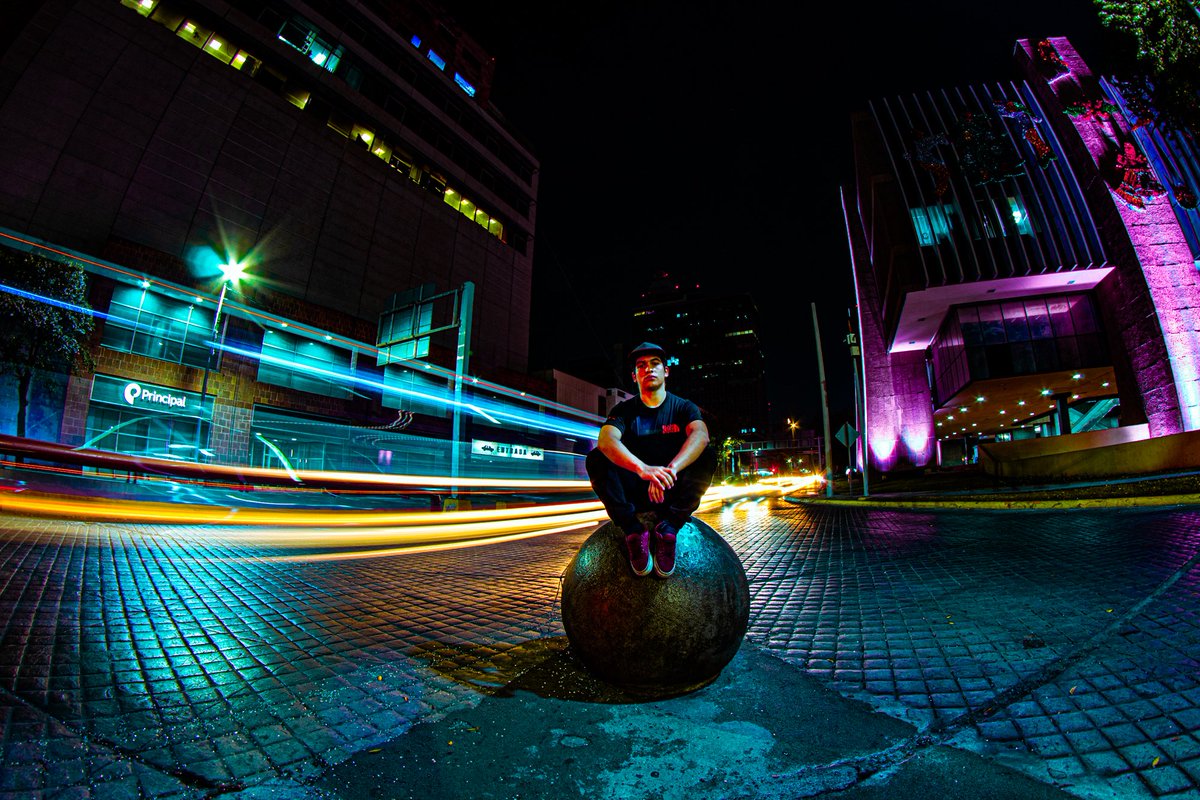 tlacuachuga's tweet photo. El mundo se detuvo pero el reloj siguió girando
#canon #urbandsteet #urbanandstreet #urbanprops #yngkillerz #urban_shutter #clickcity #streetgrammers #street_ninjas #streetwearmx #streetclassics #mtycity #simetria #gramslayers #graphersmx #acreativevisual #streetphotography https://t.co/rSpFOfUqub