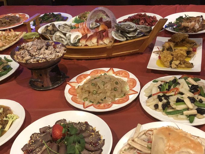 Oh yeah celebrated Chinese New Years early with some people, it&rsquo;s late, I got class tomorrow but I ate