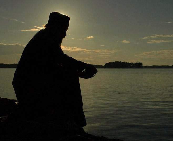 يا بنيّ إصبر في كل ما تريد أن تصنعه، فإذا صبرت يعضدك الله في كل شي تريد أن تصنعه الآن وفيما يأتي.

القديس أنطونيوس الكبير.