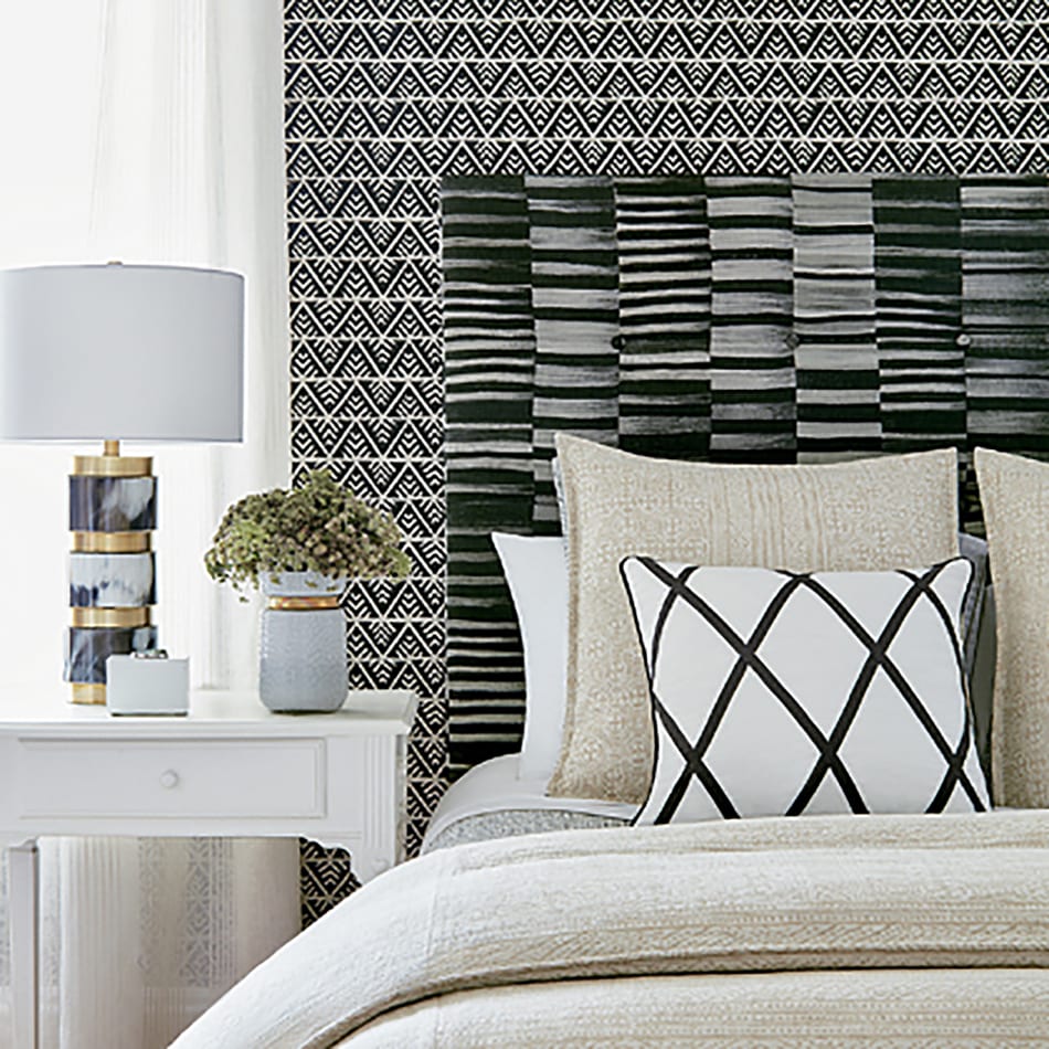 sa_decor's tweet photo. Inspired, colourful prints and wallpaper designs are what you can expect from Anna French. Her selection of bright and bold wallpapers span over thirty years of artistic creation. Now available locally in South Africa through agents, @STLEGERANDVINEY :

https://t.co/MYIHtvXSzx https://t.co/x4bFSFaxkI