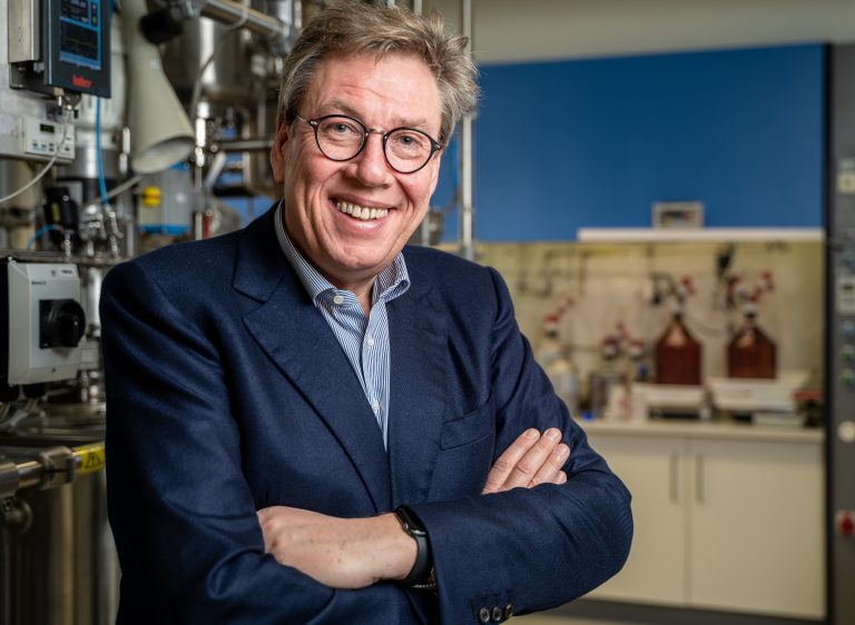 campusgr_'s tweet photo. Leuk artikel van Northern Knowledge over de uitbreiding van @Polyganics op Zernike Campus. Great article of Northern Knowledge on the expansion of #Polyganics on #ZernikeCampus. Foto: Rudy Mareel door Pepijn vd Broeke. https://t.co/IYmLWePWcH https://t.co/IzjPTwin58