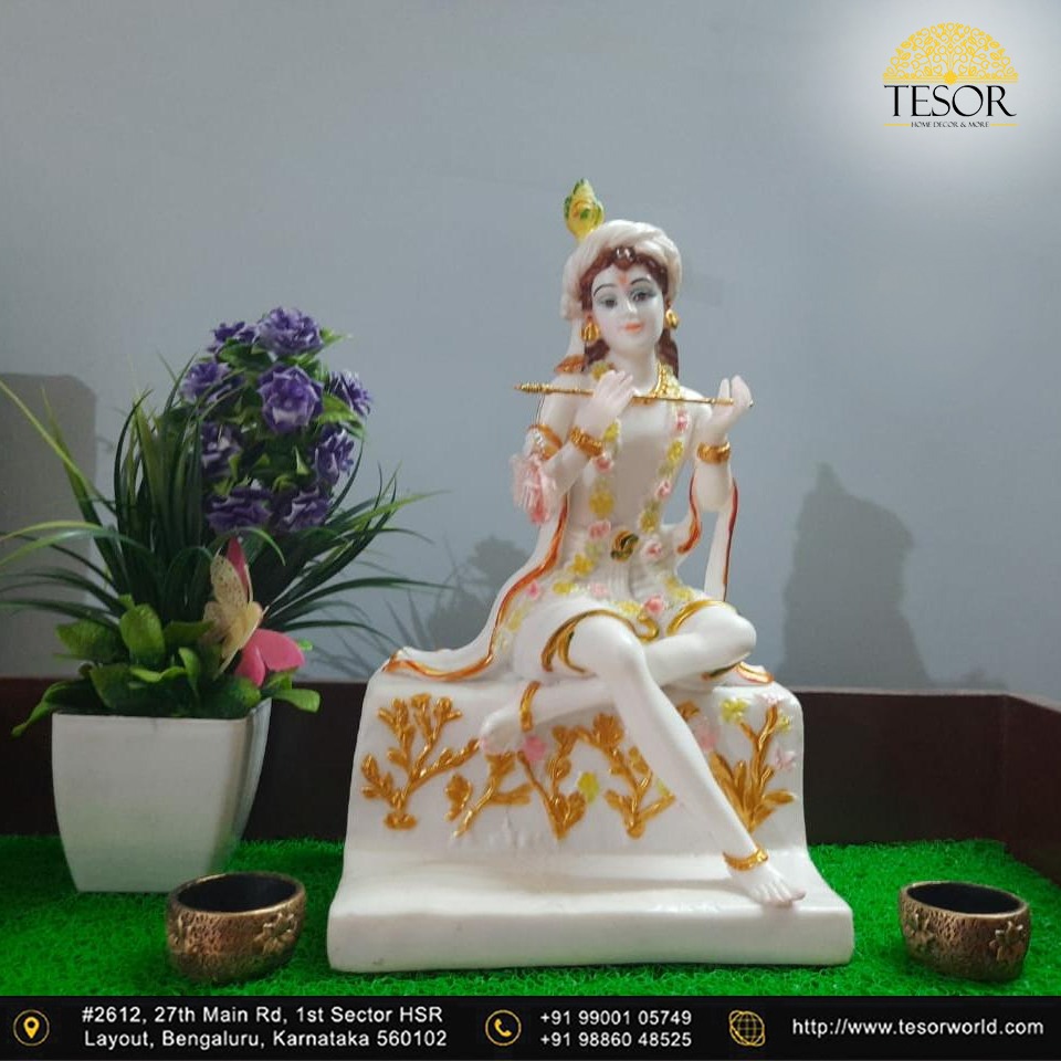 tesorworld's tweet photo. “Vasudeva Sutam Devam kamsa Chanura mardhanam Devaki Paramanandam Krishnam Vande Jagat Gurum”
Get this beautiful Statue of Lord Krishna from TESOR!

Call: 07019169956
#homedecor #interiordesign #home #homedecorideas #krishnamuriforhome #krishna #god #murti #statue #artwork #TESOR https://t.co/5dRf3UMlW2