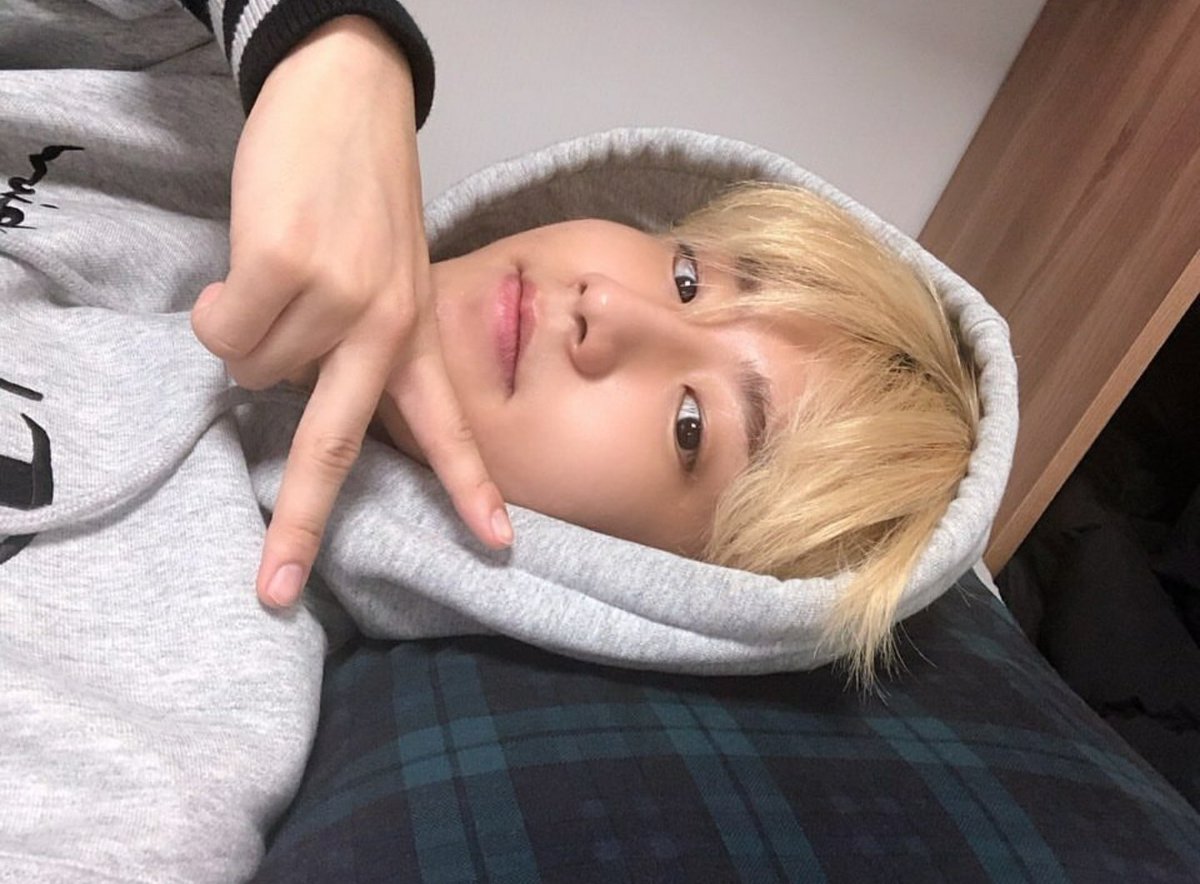 instagram_skz's tweet photo. [20.1.22]
이불밖은 위험해
#EBUL #BBAK #UN
#WEHUMHAE https://t.co/4ZuzIrVI50