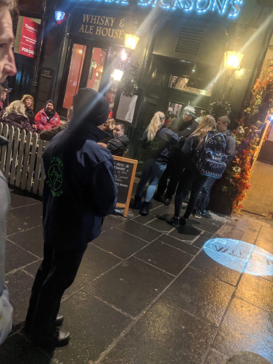 StreetAssistEdi's tweet photo. Our volunteers are back out this weekend, Fri &amp; Sat,10pm - 4am. We've got a good number out both nights,  welcoming some new faces to the team👋. We'll have teams out in vehicles🚐 and on foot🚶‍♀️. We can be contacted on 07708351200📱. #HereToHelp @TheEdinburgNews @EdinburghPolice https://t.co/N8Xamqdq3q