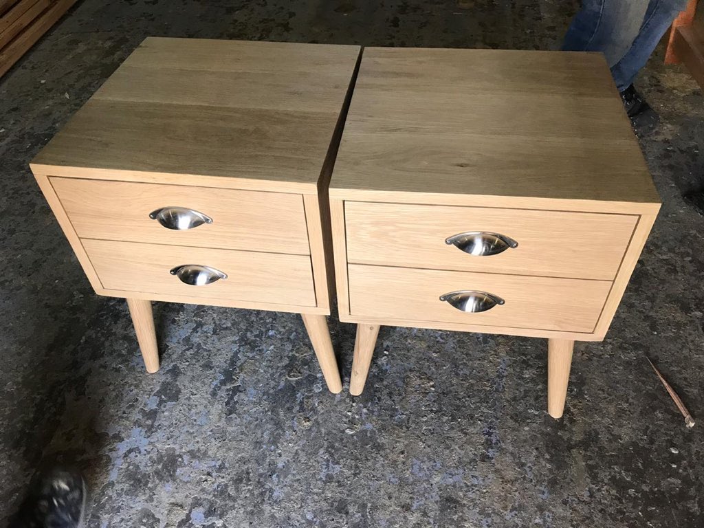 ConeyTimbers's tweet photo. Our first Breede River project with a mix of French Oak, recycled Oregon and leather hide. Indoor table, outdoor with matching benches, vanity units, bedside tables and leather bar stools. Designed by our client Dorthe. #dorthecollection #breederiver #malgas https://t.co/FhdARuoELk