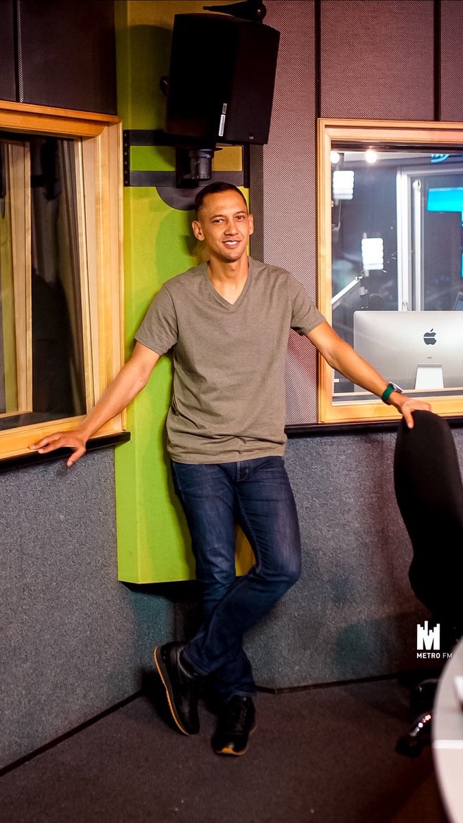 METROFMSA's tweet photo. What are you wearing today ?😊
Post a pic of your look for today, tag @metrofmsa & hashtag
#MLFTD
#themorningflava
#wakeupforit
@moflavadj
@owenhannie
@Pearl_Shongwe https://t.co/AMrV6Oxwuq