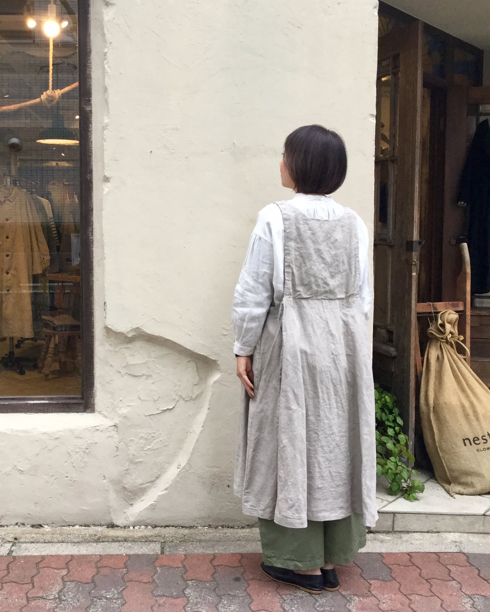 ネストローブ　エプロンワンピース 軽やかワンピースコーデ** | 梅田店 | nest Robe Shop Blog
