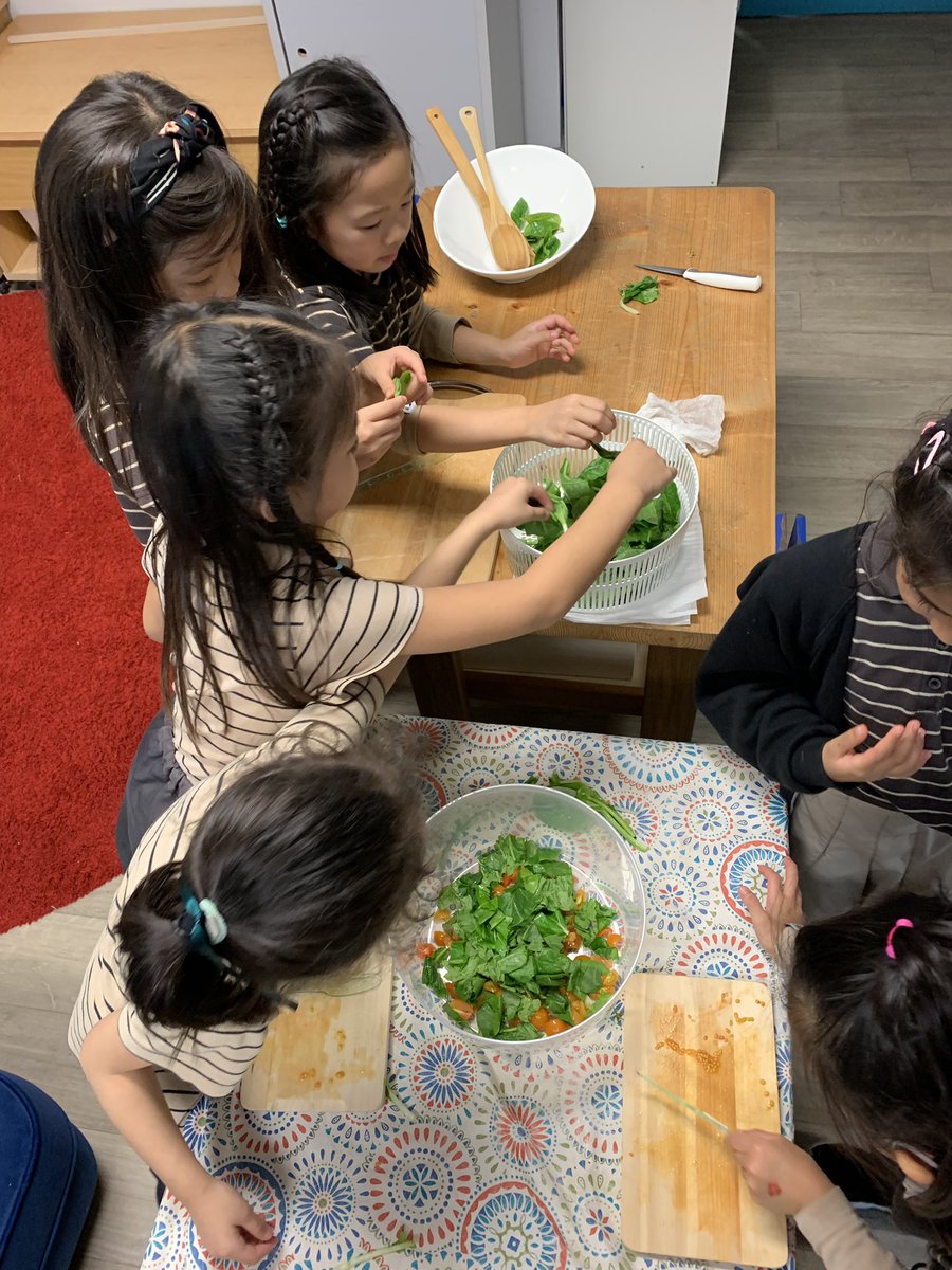 MsFitzY2's tweet photo. We harvested the greens from our hydroponics unit and bought some tomatoes from our urban farm club to prepare a garden salad 🥗 “It’s delicious and the best day ever!” #rchkpyp https://t.co/dPJlf45KYA
