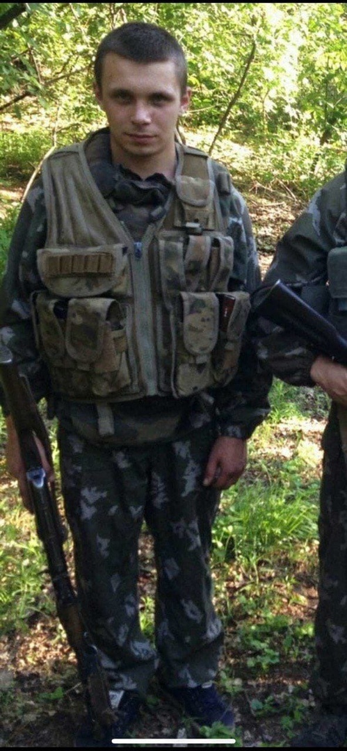 Утром 22 января в р-не Горловки от пули снайпера героически погиб ефрейтор Никита Фокин, получивший несовместимое с жизнью ранение в голову. Никите было всего 20 лет.

Прощание с Никитой состоится 24 января, в 11.00 в Богоявленском кафедральном соборе Горловки.

#МинскийСговор