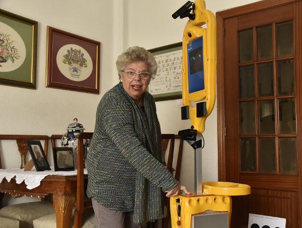 Fundesalud_Ex's tweet photo. Proyecto #MoveCare
Esta pacense de 79 años es uno de los 16 extremeños que van a probar el cuidador virtual para personas mayores.
https://t.co/FEn2t1Cp28 https://t.co/6F03AoqHzH