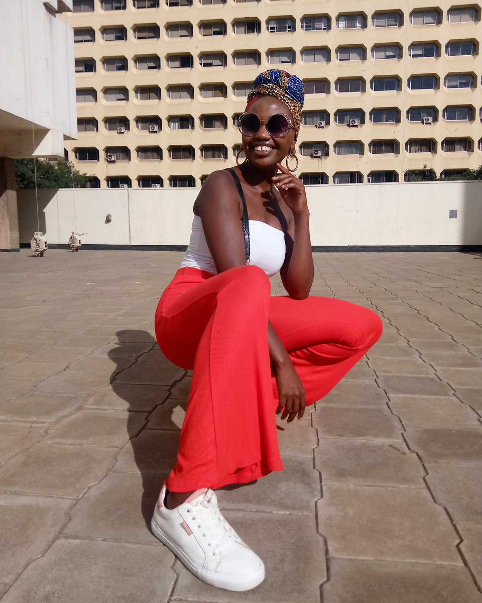 MissKuria_'s tweet photo. You owe yourself the love that you so freely give to other people.
#Love&amp;Light https://t.co/2q3Nrt1QMc