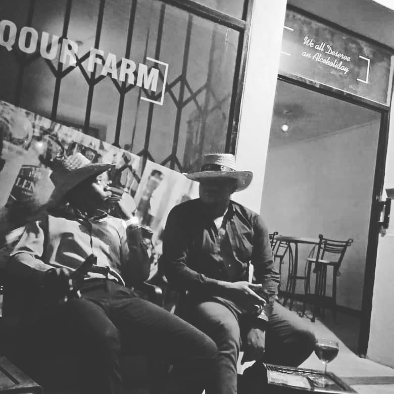 Bwana_Joe265's tweet photo. Also  Don't Forget To Visit Liquor Farm,The Home of Fun &amp; Food
Bar,Liquorshop &amp; Grill
Mpemba, Off SDI Road 🍻🍷🥃🍗🍖 https://t.co/MsApdLs3xR