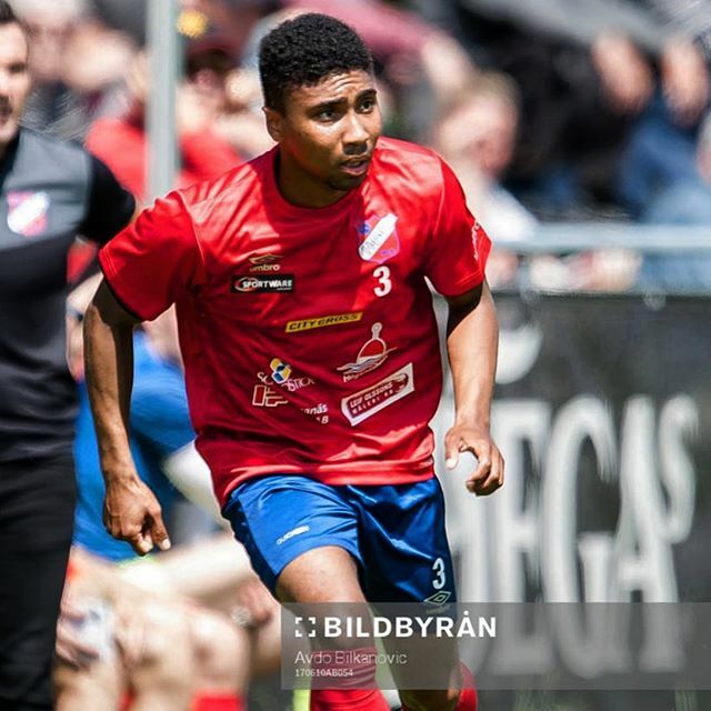 hoganas_bk's tweet photo. Klar för fortsatt spel i Höganäs BK 2020: MICHAEL BABIE 👊🏼💥 Ålder: 25
Moderklubb: Ängelholms FF 
Tidigare även spelat i Helsingborgs IF akademi och IS Halmia.

Kommentar från huvudtränare Stefan Ramsten: En spelare med bra speluppfattning och teknik.… https://t.co/DJyA3lXUdh https://t.co/7gDsHLacTx