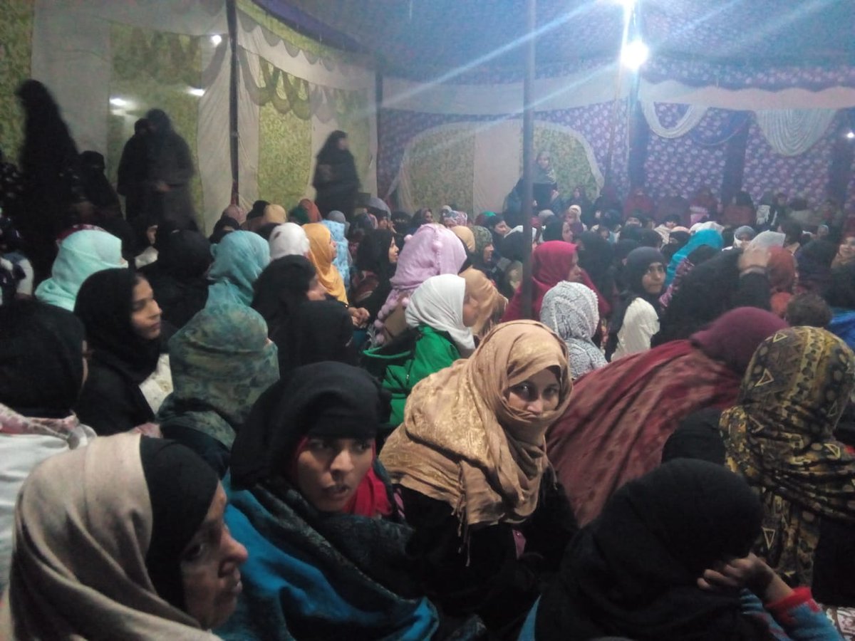 WamiqAli15's tweet photo. Shaheen bagh ki ek aur kadi "Pakka Bagh" Sambhal U.P
NO CAA, NO NPR, NO NRC.
Inquilab zindabad
#Pakkabaghsambhal
#Sambhalprotest https://t.co/sRSsm0KnnT