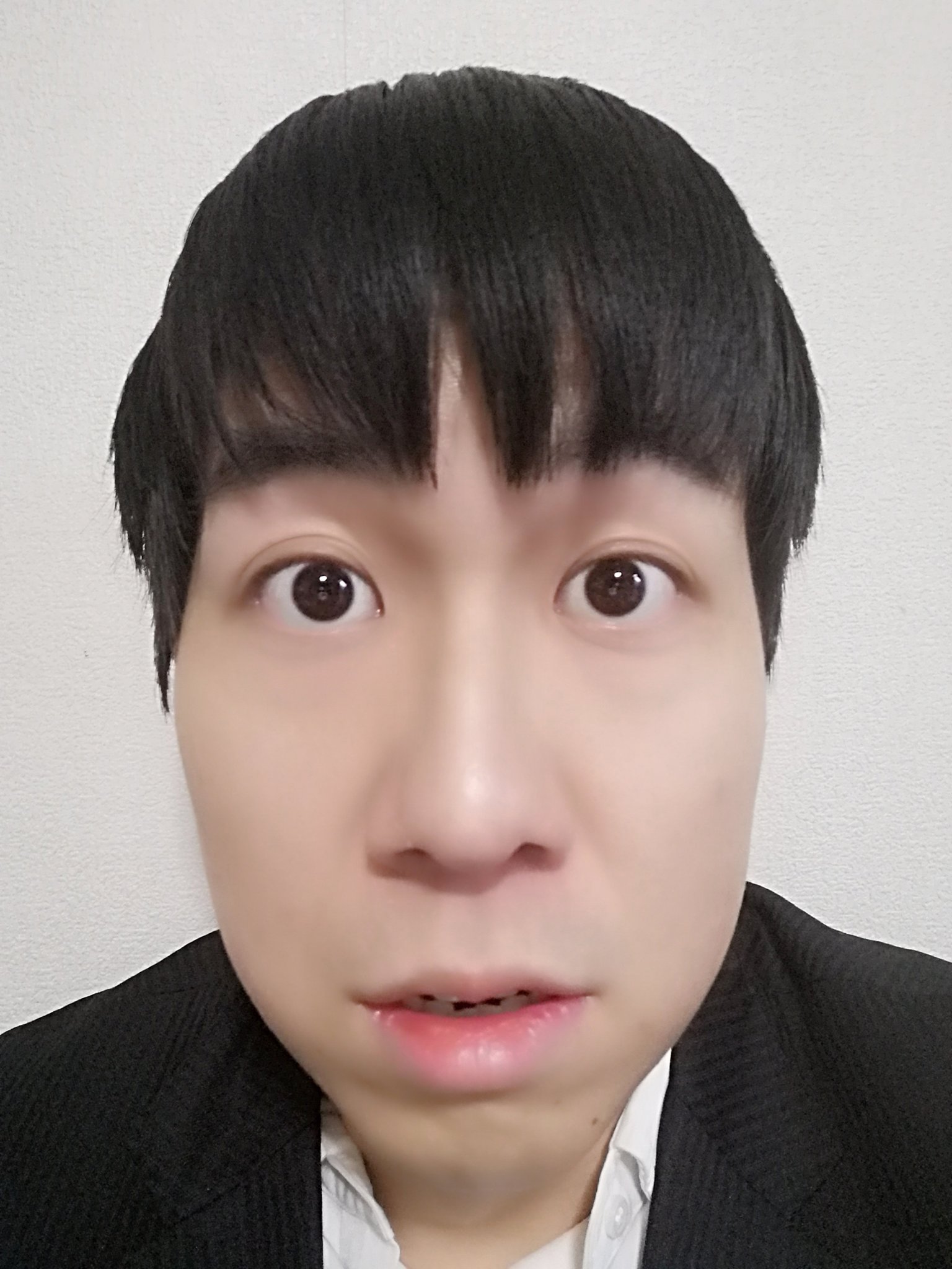 ナカノコ 髪の毛を切りました 自分ではトーテムキラーに似てるなって思いましたがどうでしょうか 目はすごく綺麗です