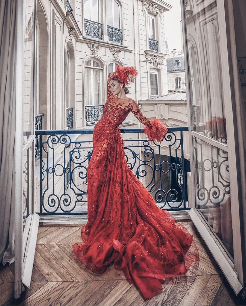 luxuria_member's tweet photo. Access to VIP &amp; Preferred seating to all major global fashion shows. 
Become a member at Luxuria.
Photo Credit Zuhair Murad from Couture Fashion Week #PARIS
#parisfashionweek #zuhairmurad #hautecouture #conciergeservices #luxurylifestyle #luxuryfashion #luxurytravel https://t.co/iePTfyTPaw