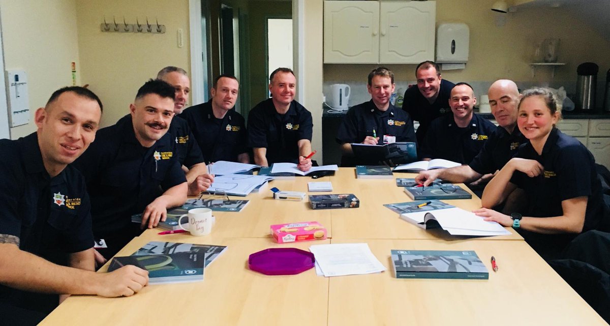 HumbersideFire's tweet photo. Great second session of our mental health first aid course, looking at suicide, depression and substance misuse- risk factors and first aid #MentalHealthAwareness #MentalHealthMatters #Training #KNOWLEDGE #support #assist #help @sd_mind #firstaid #Crisis #teamwork https://t.co/0bXMABssqM