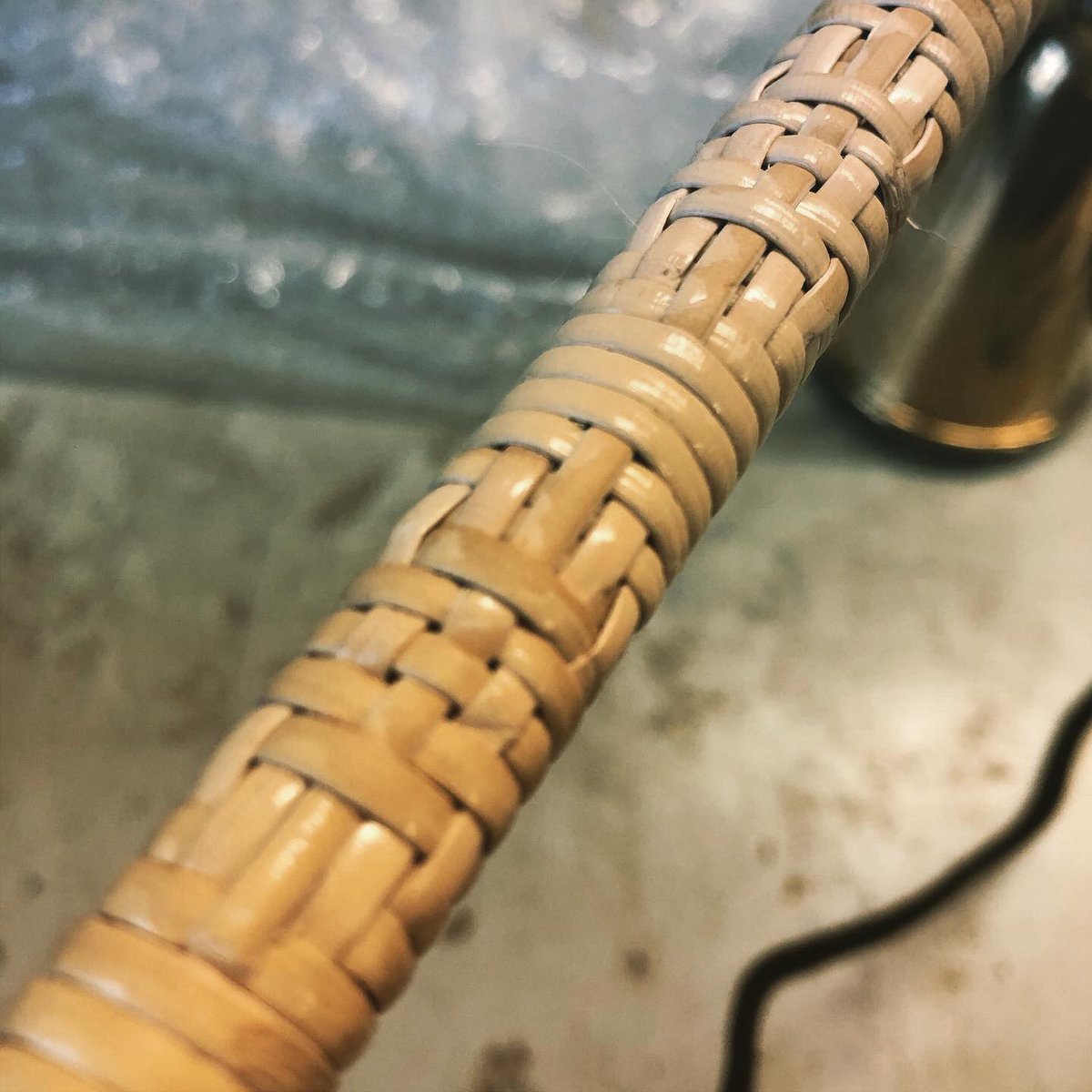 south_rachael's tweet photo. Lapped handles, woven cane samples for a lamp rod, very absorbing! #plait #cross #weave #canework #rattan #seatweaving https://t.co/q33DQnAVHX