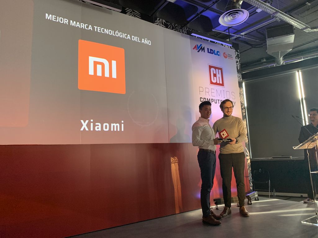 computerhoy's tweet photo. Pues el honor de ser la mejor marca tecnológica del año según vuestros votos es para... ¡@XiaomiEspana! #PremiosComputerHoy https://t.co/PcZoFnSAHY