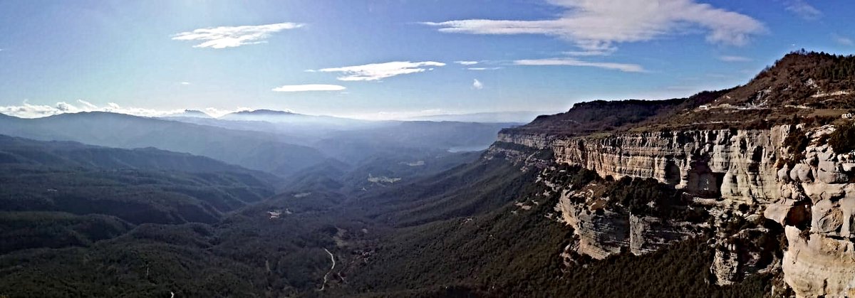 colourself's tweet photo. Toda cuesta tiene su recompensa...Espectaculares vistas desde las alturas! #Tavertet #Osona #CinglesdeTavertet #geopaseos https://t.co/A1sFUgYZXL