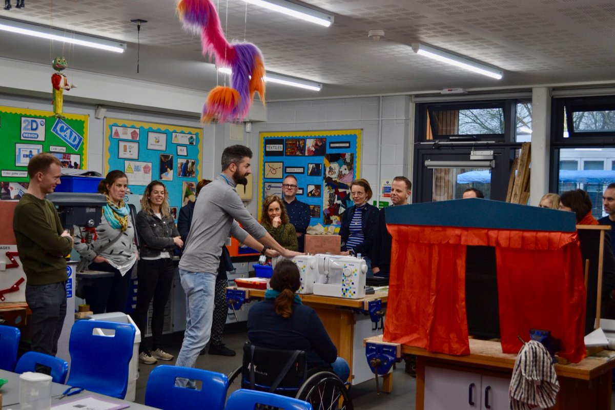 Students welcomed our annual visitors from the Netherlands this morning and did a brilliant presentation on how they use their #Wikis - Afterwards the visitors went on a tour of our school. #AssistiveTechnology #Communication #SEN #Education