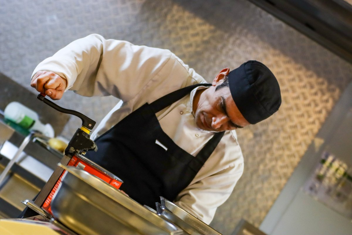 ForerunnerMeals's tweet image. We’re Forerunner, a Bournemouth-based catering company supplying school meals across Dorset. We pride ourselves in delivering high-quality meals, using local ingredients, and served in the most environmentally friendly way.