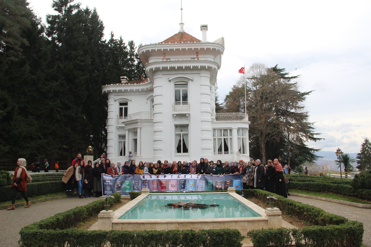 Kampımızın 4. Gününde tematik gezi kapsamında öğrencilerimiz, sırasıyla Gülbahar Hatun Camii, Fatih Camii, Kanuni Evi ve Atatürk Köşkü' nü ziyaret etti.
#KYKKampta