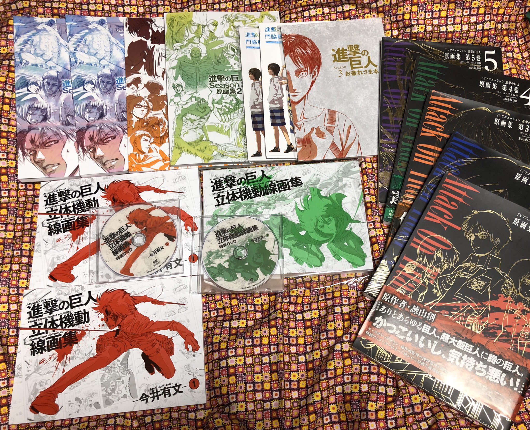 かめ こんな事になりました 進撃の巨人 Season 3 原画集1 2 立体機動線画集 今井有文 様 1 2 お疲れさま本 門脇聡 様イラスト集 写ってないけど浅野恭司 様の総作監修正集もある そしてサイン本 T Co Wqlozdnlxb Twitter