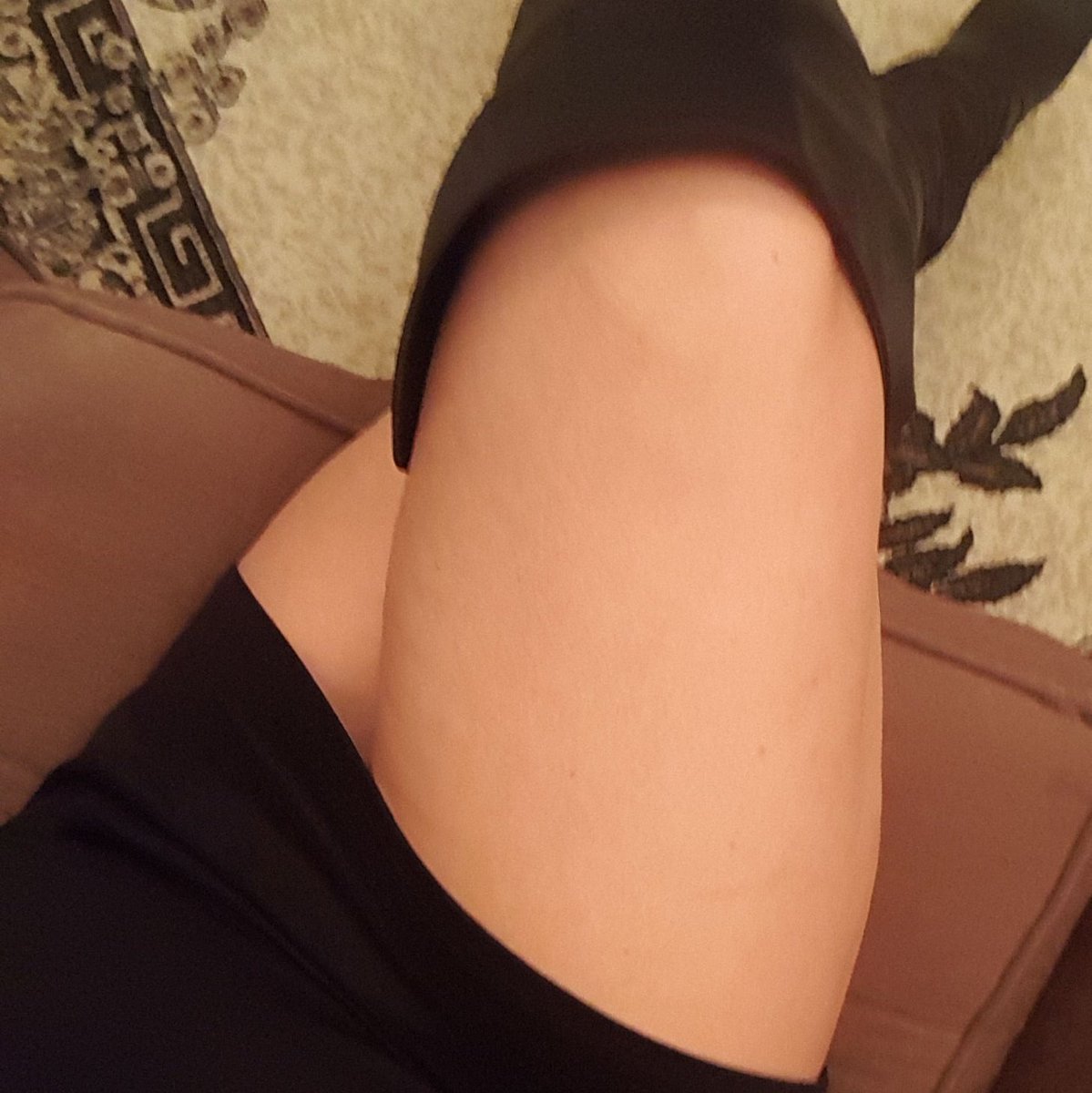 SnowyR_69's tweet photo. Thinking of doing some raunchy calls.. anyone need there wallets draining? X 😈😈😈 https://t.co/1f2XCFAEbz
