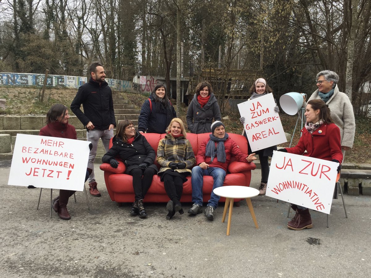 SPBE (@spkantonbern) on Twitter photo Wohn-Aktion der SP auf dem #Gaswerkareal: Endlich mehr bezahlbare Wohnungen!
#Wohninitiative #bezahlbaresWohnen #Abst20
<a href="/BernMv/">MV Regionalgruppe Bern und Umgebung</a> <a href="/Mieterverband/">Mieterverband</a>
cc @TeleBaernTV <a href="/nau_live/">Nau.ch</a> <a href="/watson/">Claire Watson</a> <a href="/20min/">20 Minuten</a> <a href="/derbund/">Der Bund</a> <a href="/BernerZeitung/">Berner Zeitung</a> <a href="/Blickch/">Blick </a>
-> Medienmitteilung: bit.ly/2vgvsn3 Wohn-Aktion der SP auf dem #Gaswerkareal: Endlich mehr bezahlbare Wohnungen!
#Wohninitiative #bezahlbaresWohnen #Abst20
<a href="/BernMv/">MV Regionalgruppe Bern und Umgebung</a> <a href="/Mieterverband/">Mieterverband</a>
cc @TeleBaernTV <a href="/nau_live/">Nau.ch</a> <a href="/watson/">Claire Watson</a> <a href="/20min/">20 Minuten</a> <a href="/derbund/">Der Bund</a> <a href="/BernerZeitung/">Berner Zeitung</a> <a href="/Blickch/">Blick </a>
-> Medienmitteilung: bit.ly/2vgvsn3