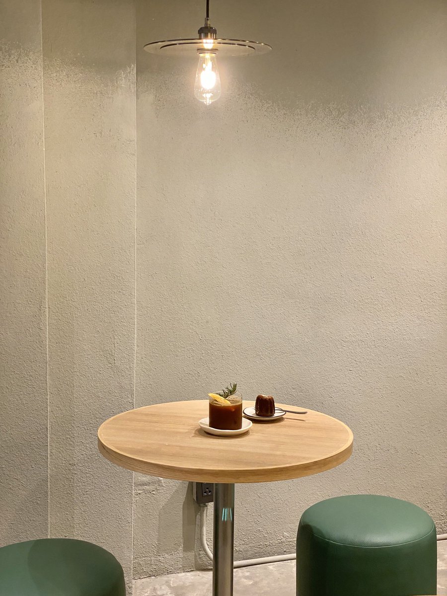 kinnaipaigun1's tweet photo. คาเฟ่เปิดใหม่���จกลางย่านสีลม! Entree เกาหลีมาเลย มีครบหมดทั้งเครื่องดื่มและขนมหน้าตาดีรสชาติก็ดีไม่แพ้กัน #กินไหนไปกัน #newcafeinbkk #cafehoppingbkk #cafe #silom https://t.co/mhu4UDlALv