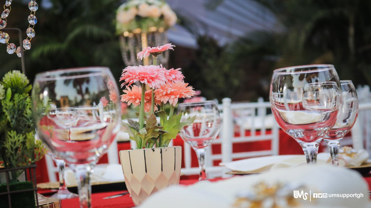 For the love of red.🥰

Rent with us.

#tabletopdecor
#Tablesetting
#ghanaweddingsvendors
#weloveghanaweddings
#idoghanaweddings
#africansweetwedding
#tabledecoration
#tablescaps
#weddingtalkghana