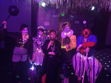 NaturfreundeJu's tweet photo. Unser großer Show-Act am Sonntag bei der Abschlusspräsentation von #CodingUtopia wird #chapeauclub sein, die mit humoristischen Verzerrungen und surrealen Darstellungsformen auftreten. Wir freuen uns schon! Jetzt noch anmelden unter: https://t.co/P5SZiUTEUY https://t.co/pvILwvRLZk