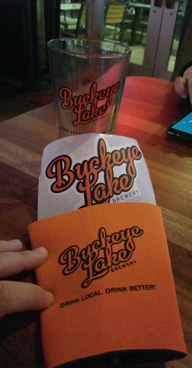 MissaHeatha's tweet photo. Had dinner and drinks with a friend @UrbansPintHouse and got a nice surprise from @BuckeyeLakeBrew Thanks for such a wonderful evening! #Swag #SoHappy #OnWednesdaysWeDrinkBeer https://t.co/tgxkYgN4L9