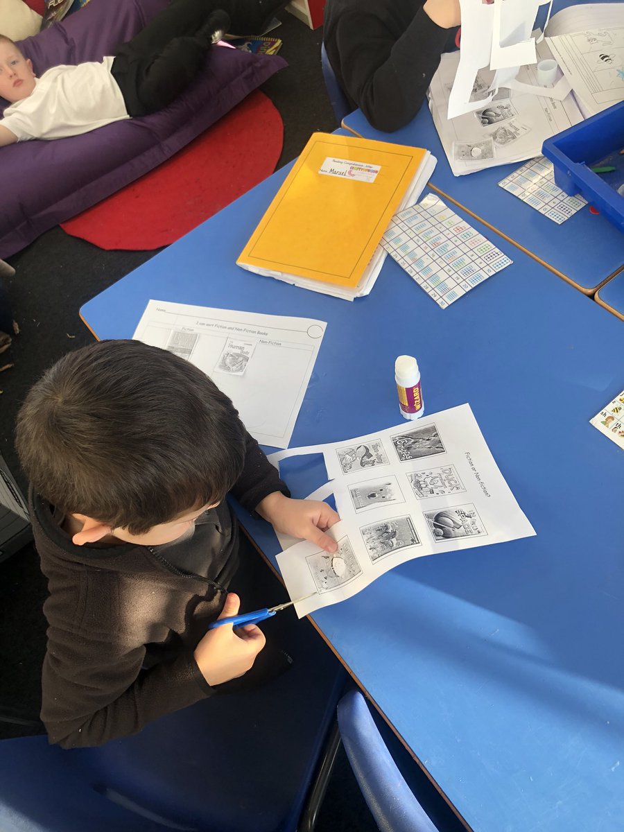 Sandwood120's tweet image. P2 learning about Fiction and Non Fiction. #dreambelieveachieve #litforall