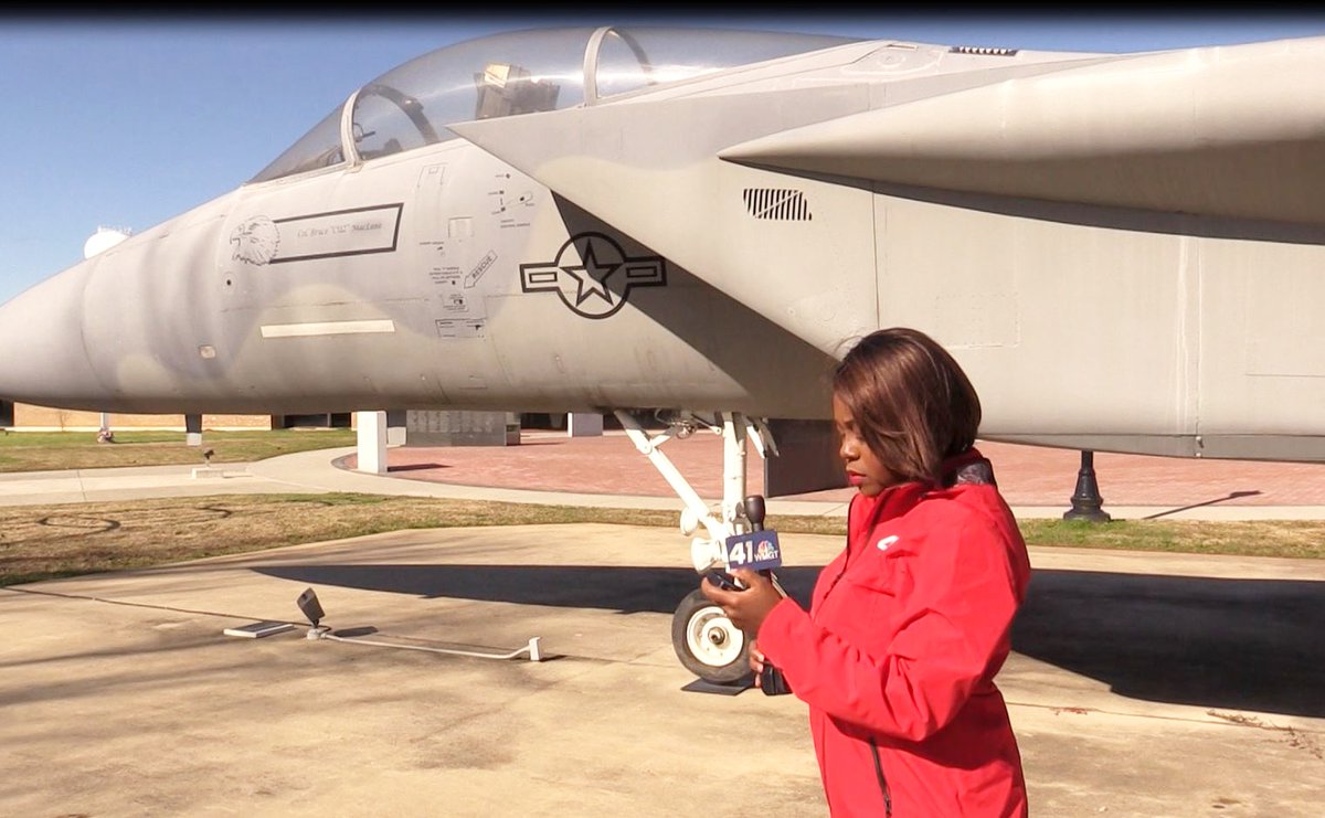 JatrissaWooten's tweet photo. A Woman on her grind..🎤📝🎥

#reporter #reporterlife #looklive #reportinglive #grind #journalist #mediapersonality #hustle #blackwomeninmedia #bgim #blackgirlmagic #beastmode #41nbcnews #planes #robinsafb #jetsetter https://t.co/gfm461QAIO