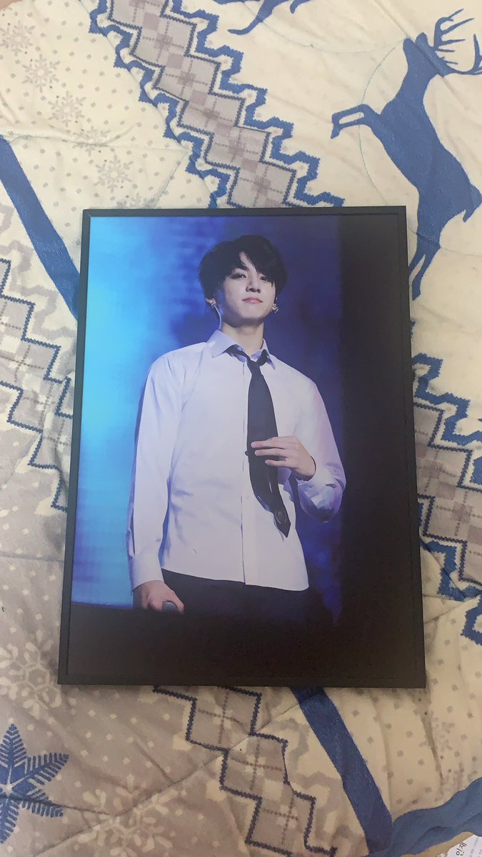 JK_O901___'s tweet photo. 방탄 앨범 일괄 6만원에 판매합니다
아미밤1 만원 (심지x)
정국 A3 액자 만원

일괄로 하면 덤으로 세번째사진에 다 드려요 
럽셀콘 정국 포스터랑 4기팬미팅 태형 포스터도 드려요

DM주세요
#아미트친소 #아미밤양도 https://t.co/814zZLxBXp